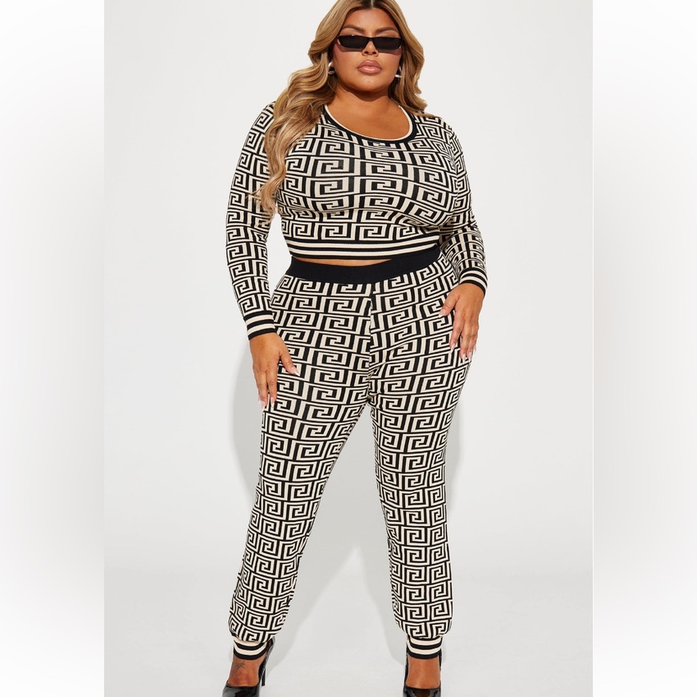 BRAND NEW CREAM/BLACK MATCHING PANTS SET